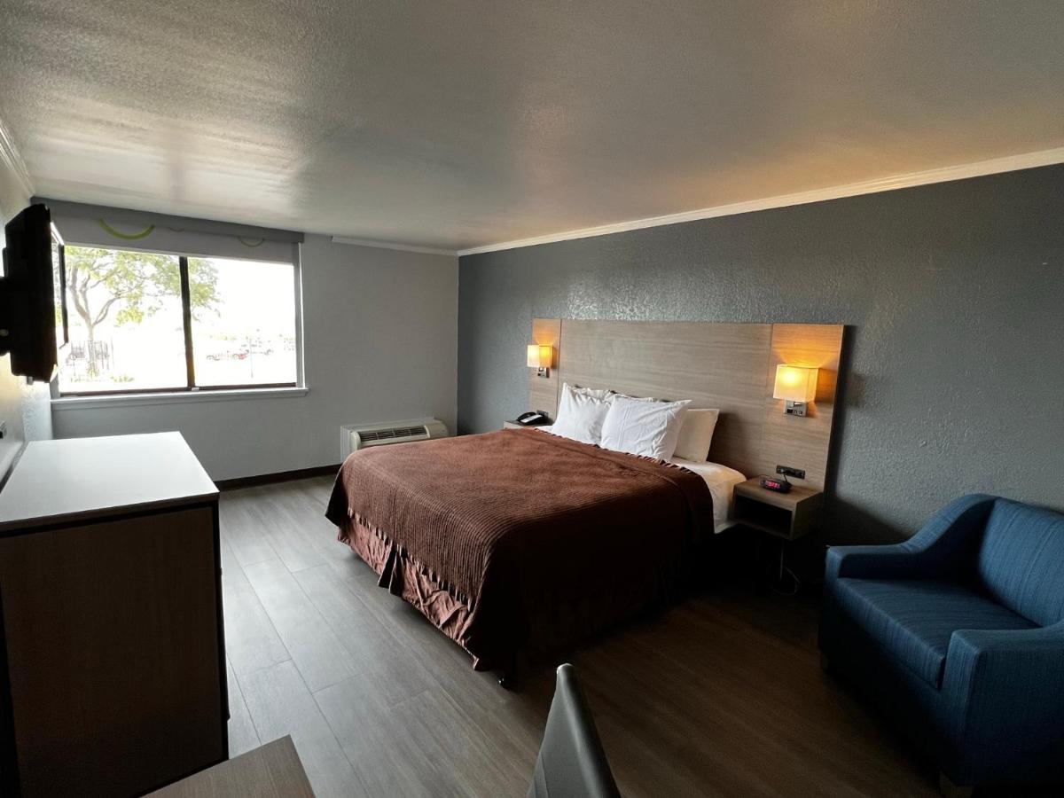 Super 8 By Wyndham Fort Worth Entertainment District Buitenkant foto