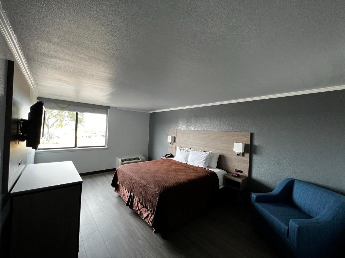 Super 8 By Wyndham Fort Worth Entertainment District Buitenkant foto